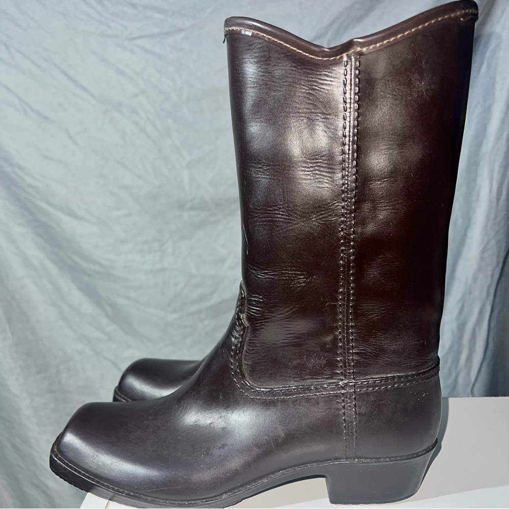 Weatherproof Women’s Heeled Boots - Picture 3 of 10